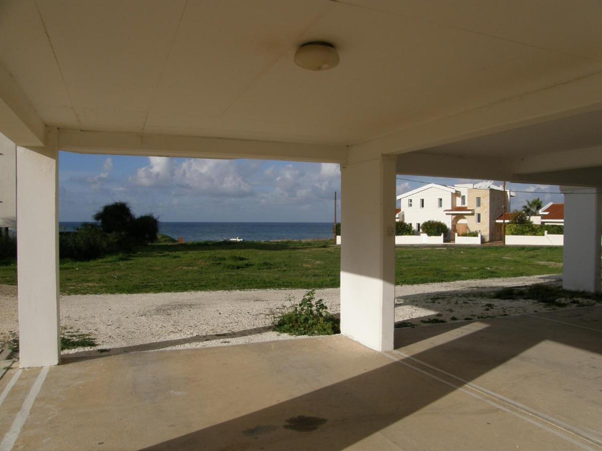 Athena And The Owl Beachside Apt Paphos Exterior foto