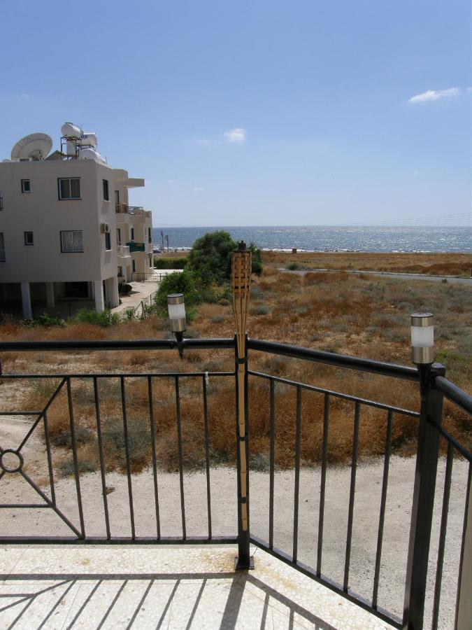 Athena And The Owl Beachside Apt Paphos Exterior foto