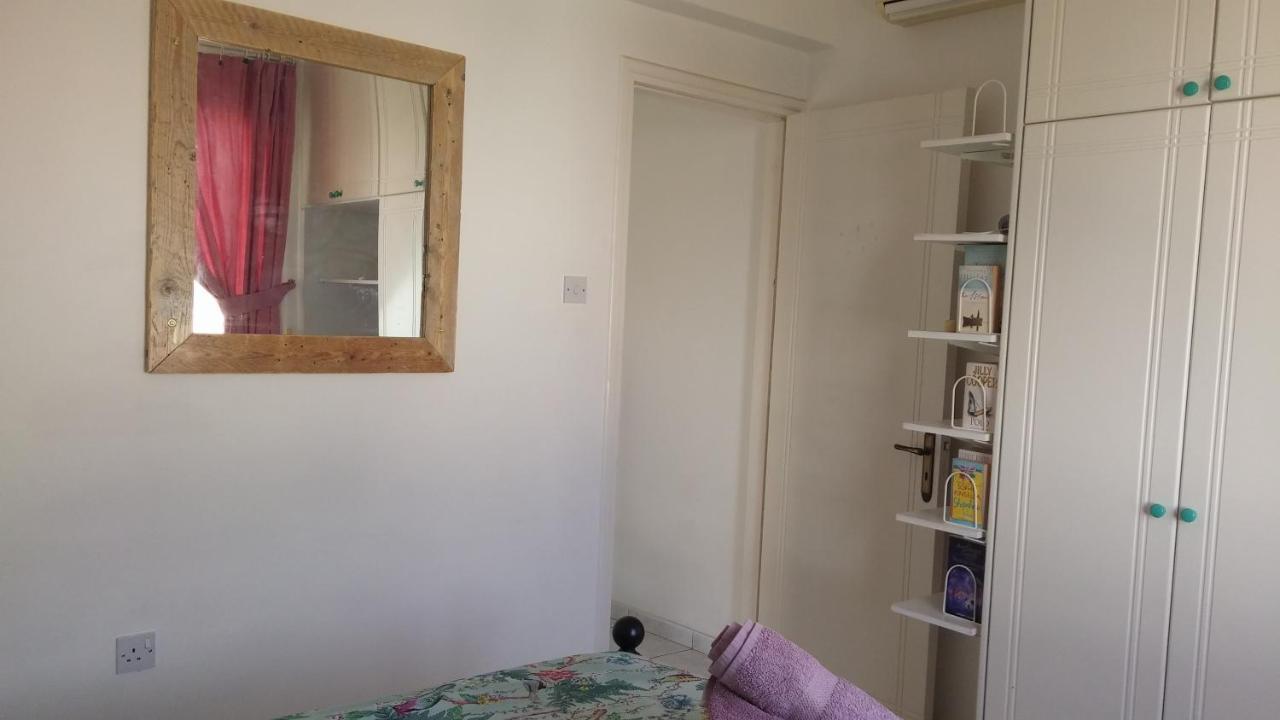 Athena And The Owl Beachside Apt Paphos Exterior foto