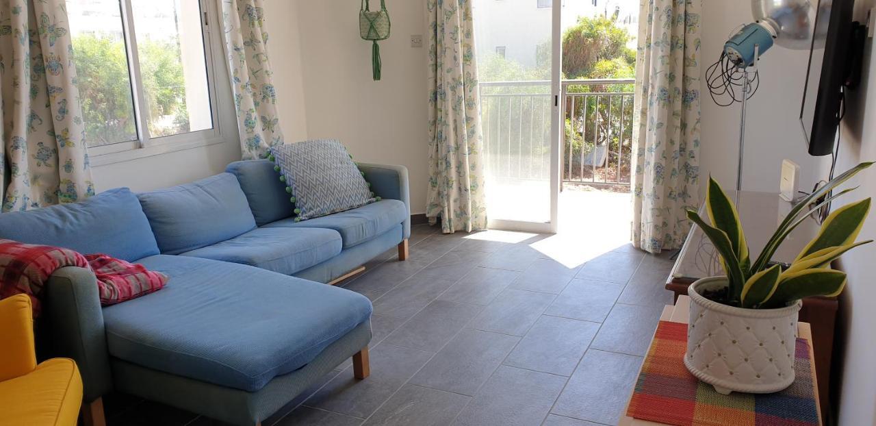 Athena And The Owl Beachside Apt Paphos Exterior foto